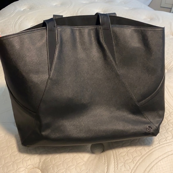 lululemon athletica Handbags - Lululemon Tote